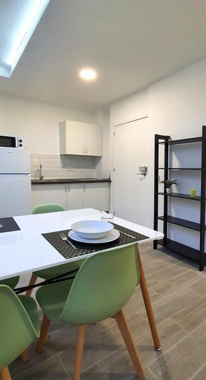 Apartamento De 2020 A Estrenar En Pleno Centro1B Algeciras Exterior photo